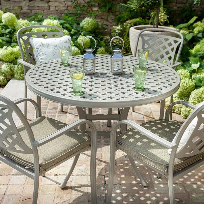 Berkeley 4 Seat Round Dining Set by Hartman (Free cover included)